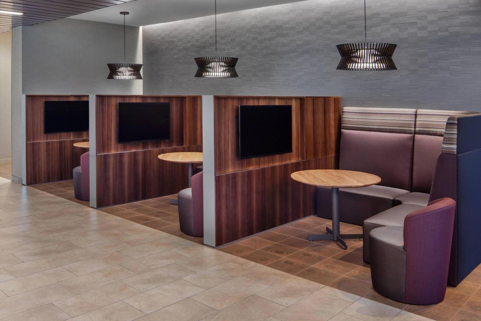 Courtyard By Marriott Wayne Fairfield Ξενοδοχείο Εξωτερικό φωτογραφία