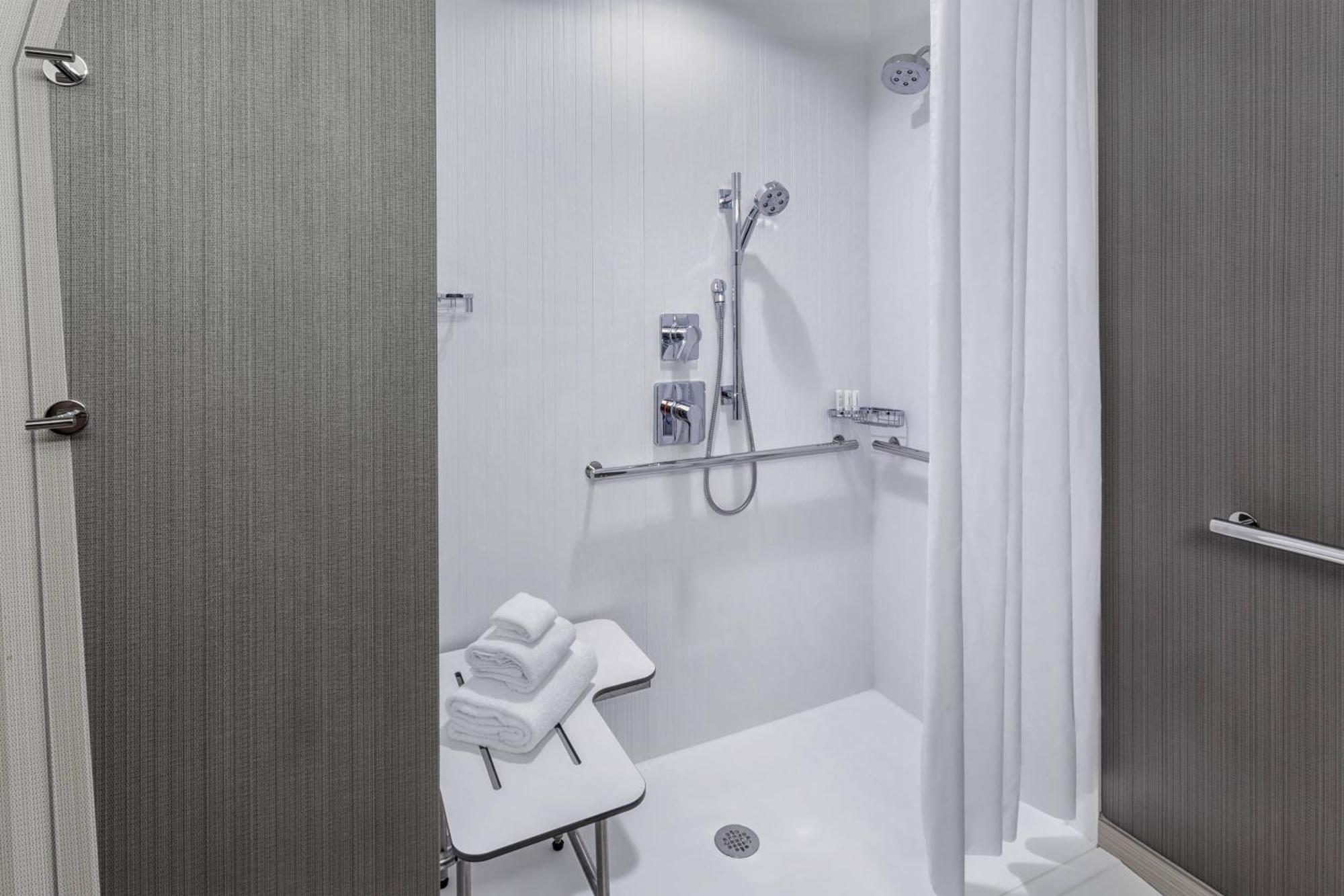 Courtyard By Marriott Wayne Fairfield Ξενοδοχείο Εξωτερικό φωτογραφία