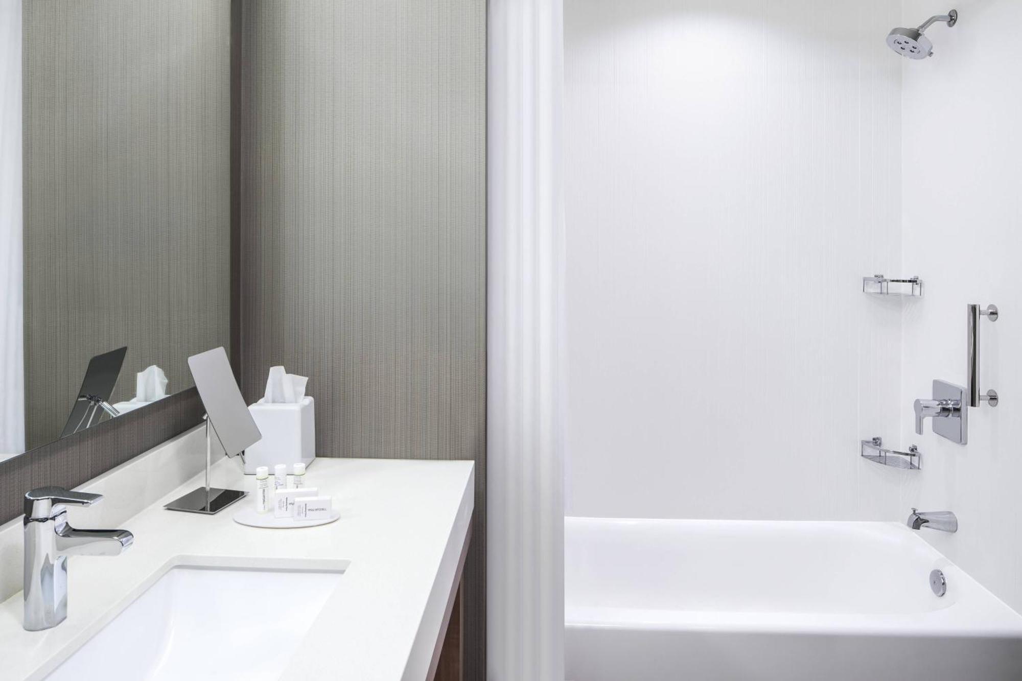 Courtyard By Marriott Wayne Fairfield Ξενοδοχείο Εξωτερικό φωτογραφία