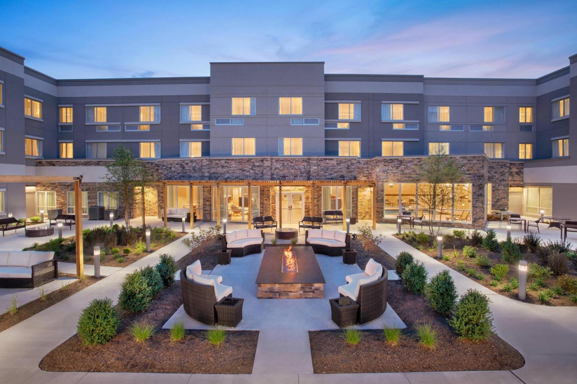 Courtyard By Marriott Wayne Fairfield Ξενοδοχείο Εξωτερικό φωτογραφία